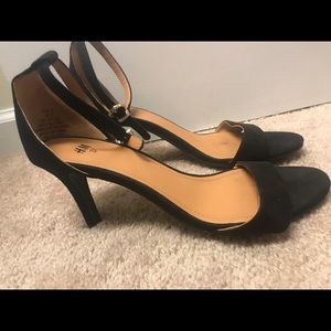 Black strappy heel